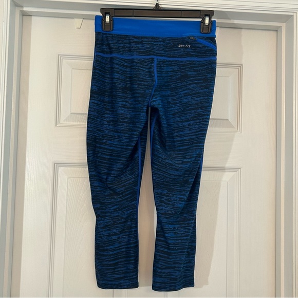 Nike Dri-FIT Black and Blue Capri Leggings Size S - Picture 9 of 9